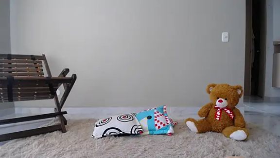 mia_kloe_strip