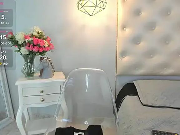 Lara_Monroe