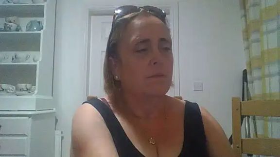 Curvy_Coral50