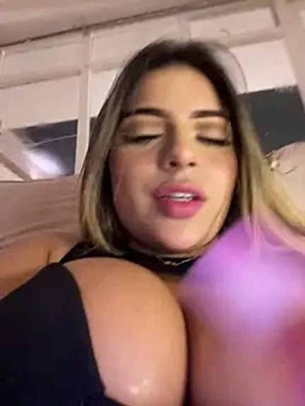 MiaWhitePink_