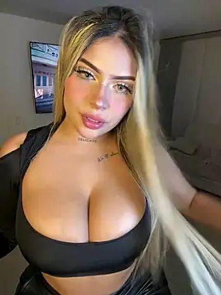 MiaWhitePink_