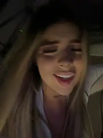 MiaWhitePink_