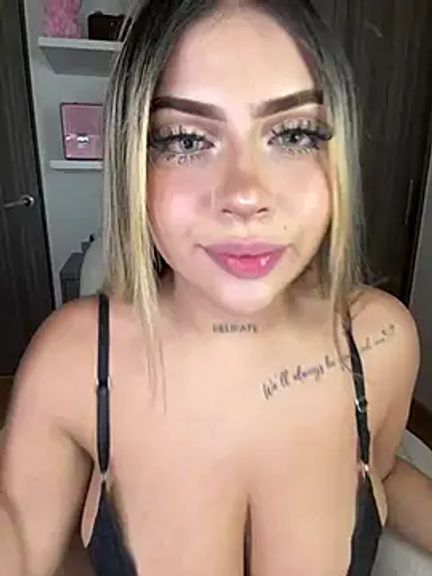 MiaWhitePink_