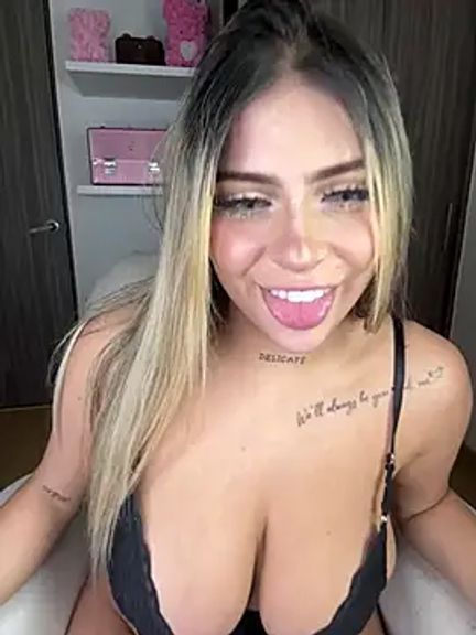 MiaWhitePink_