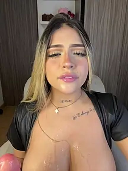 MiaWhitePink_