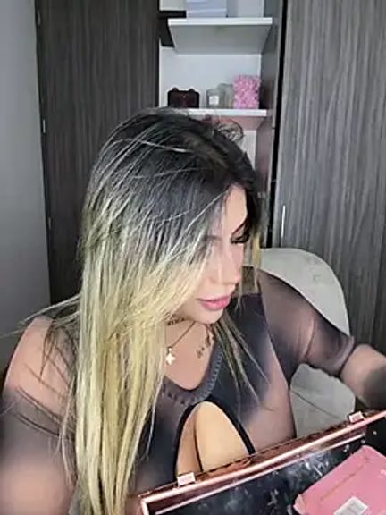 MiaWhitePink_