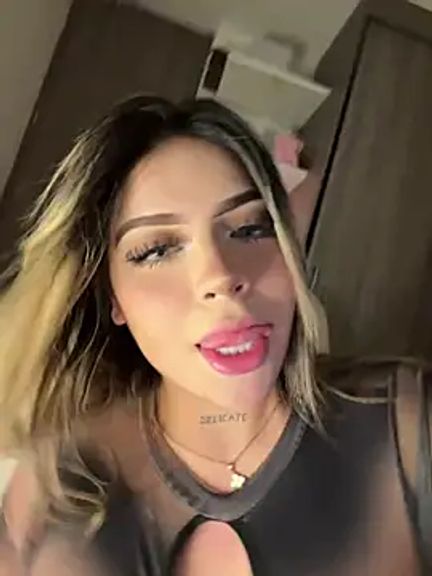 MiaWhitePink_
