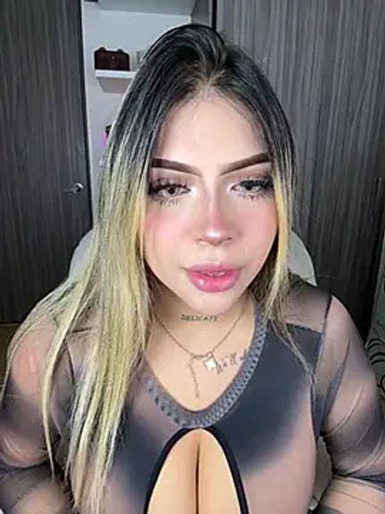 MiaWhitePink_