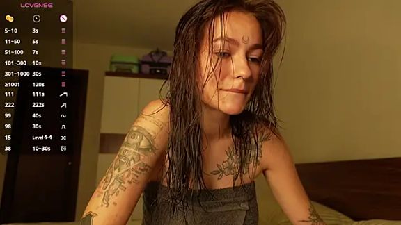 girl_with_snaketatto0