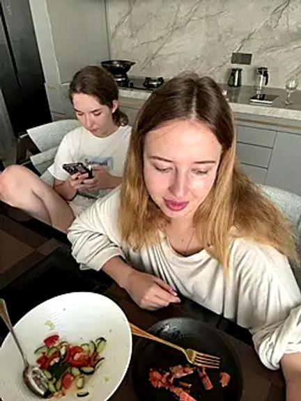 Nura_n_Sarah