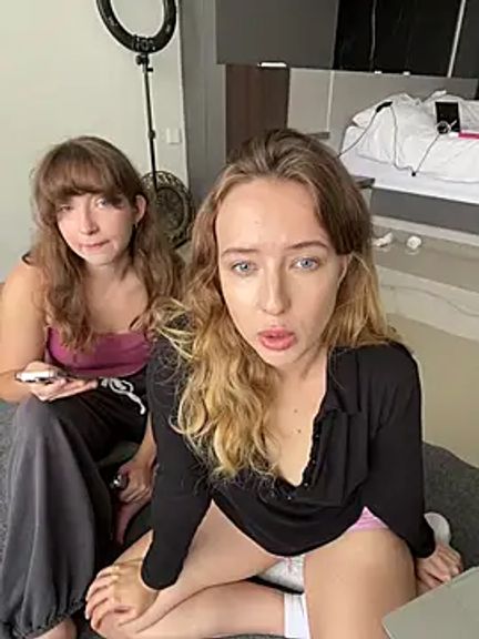 Nura_n_Sarah