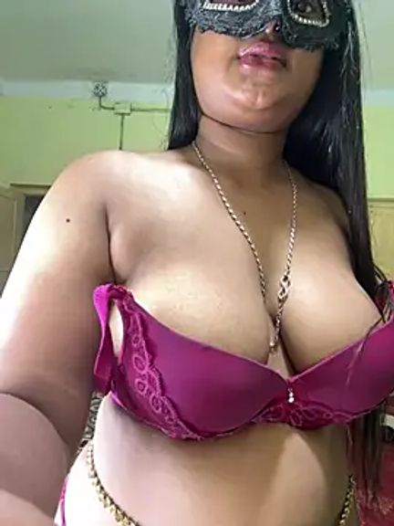 Hot-Diya21