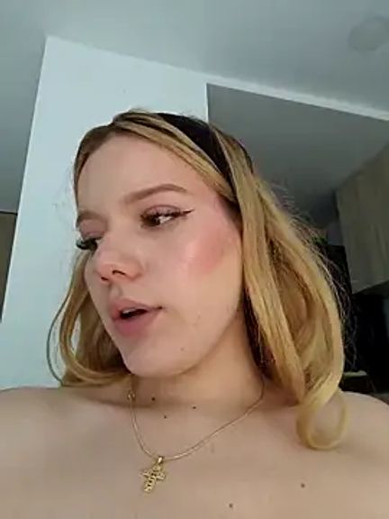NicoleCut