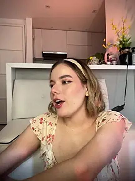 NicoleCut