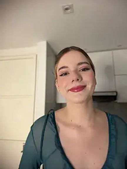 NicoleCut