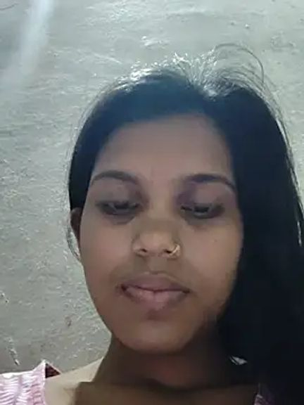 Hott_Surabhi