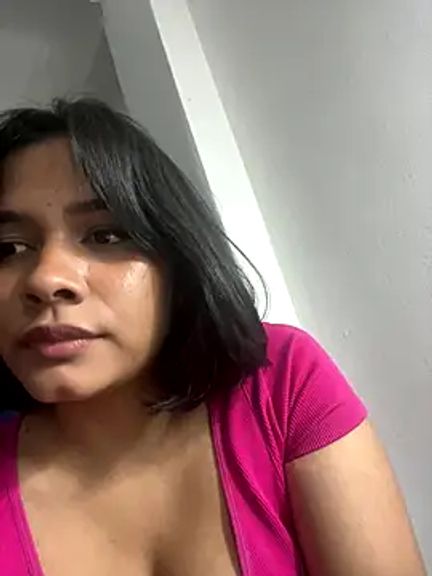 Ninabrunette18