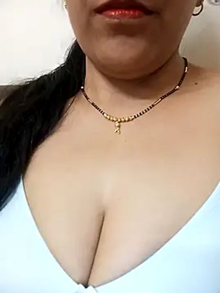 Hot-Shivani