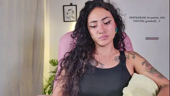 paula_brunette
