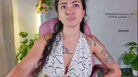 paula_brunette