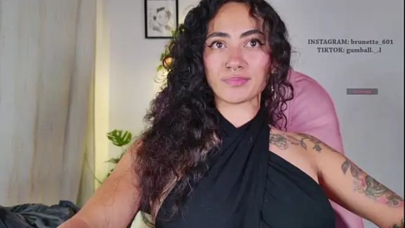 paula_brunette