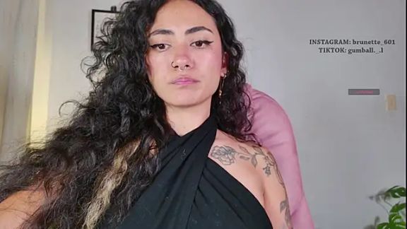paula_brunette