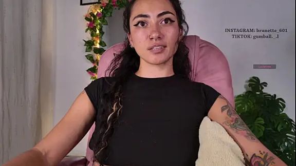 paula_brunette