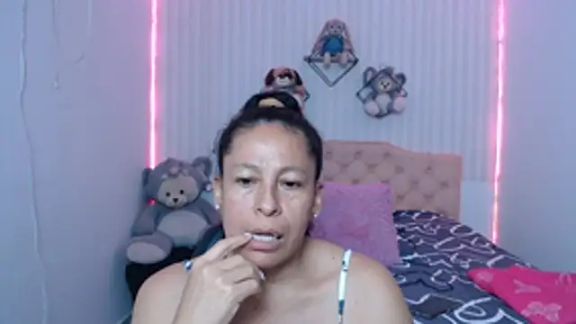 mature_martina
