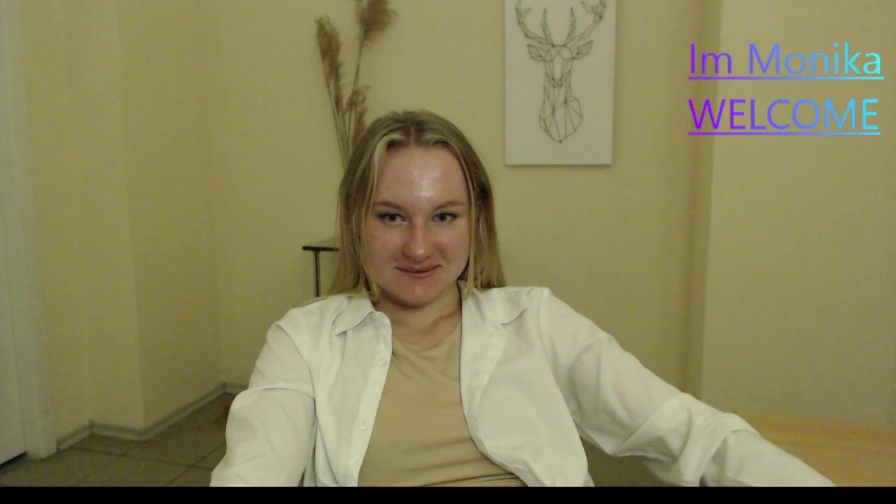 Monika_rich_b