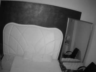 voyeurcam-aimeedeea-bathroom