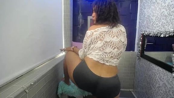 victoria_ferguson1