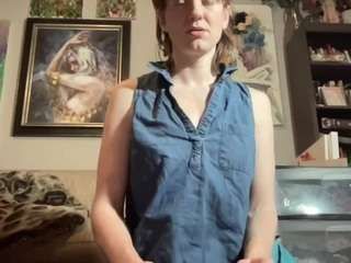 Lilcheekyred