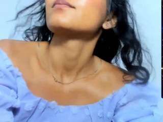 Adaa-hot1