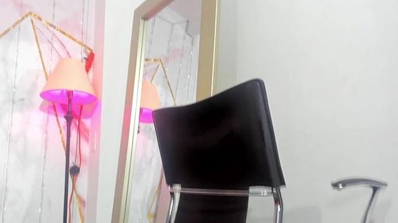 Yuliana_Brunette