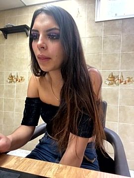 Khaalifa_pink18