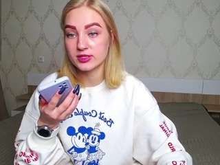 BlondeAnita