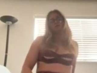 anelysewetpussy
