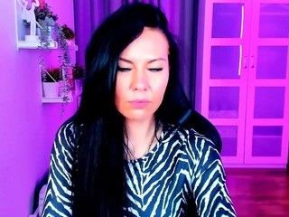 EmiliaHot69