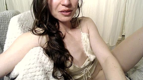 Girl_Lola