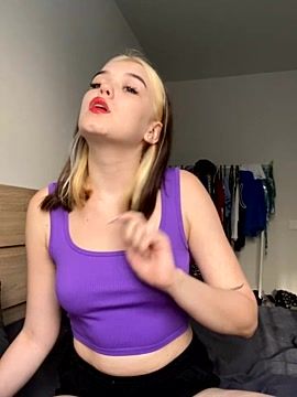 AliceKiss_
