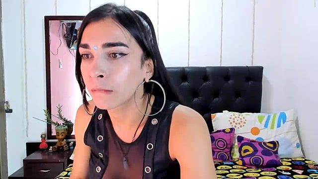 Sara_hot_treat