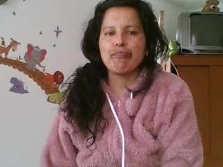 LATINA-HAIRY