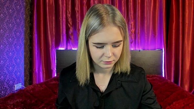 mila_blondy