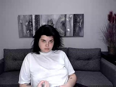 Maryam_Lewis
