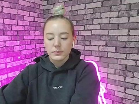 Mira_blond_